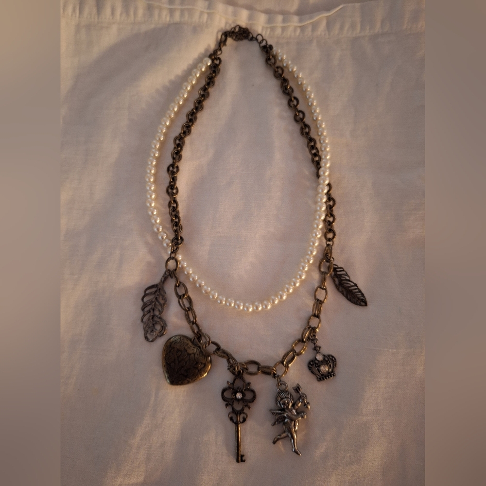 Fashion Necklace Pearl And Charms Necklace